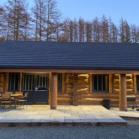 Ewes Water Log Cabins Langholm 外观 照片