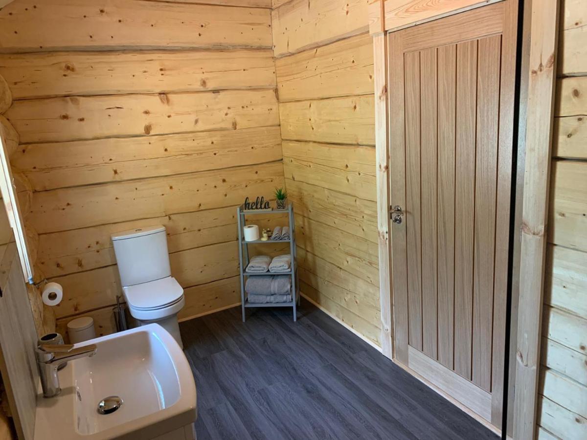 Ewes Water Log Cabins Langholm 外观 照片