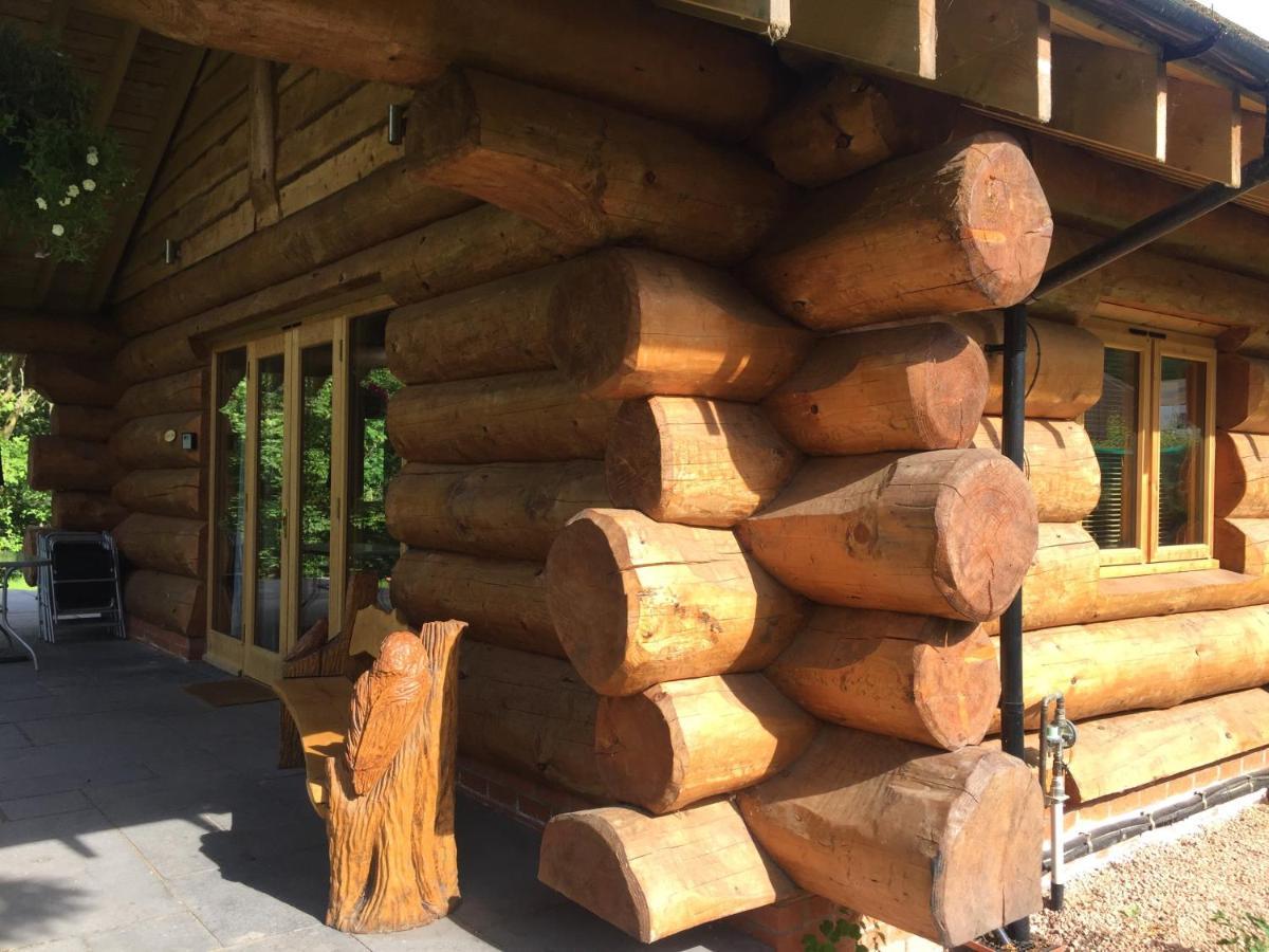 Ewes Water Log Cabins Langholm 外观 照片