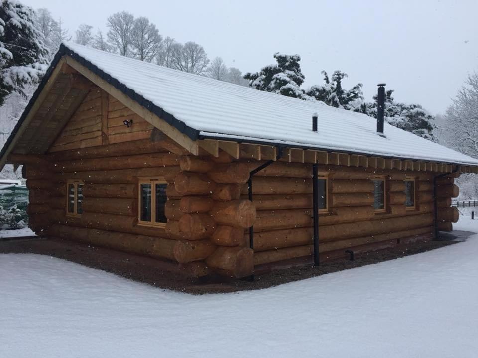 Ewes Water Log Cabins Langholm 外观 照片