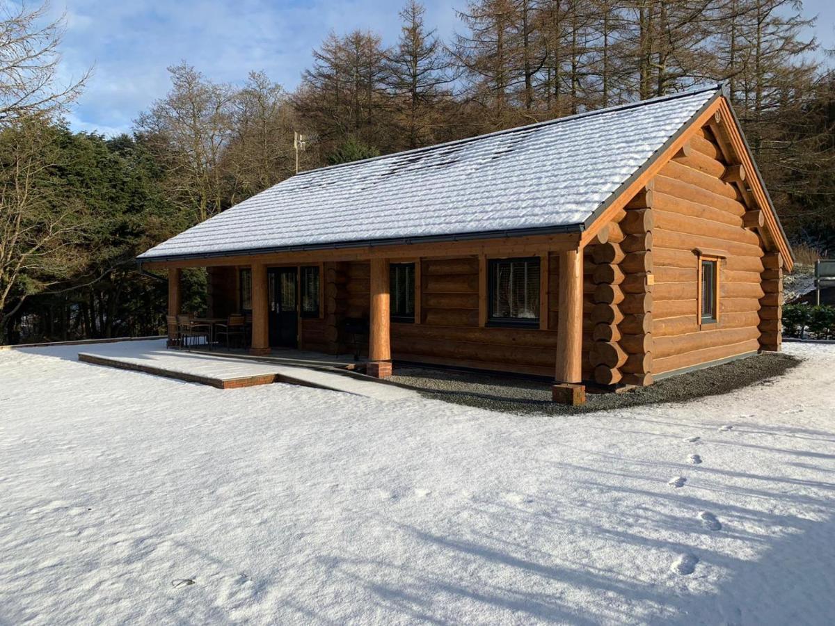 Ewes Water Log Cabins Langholm 外观 照片