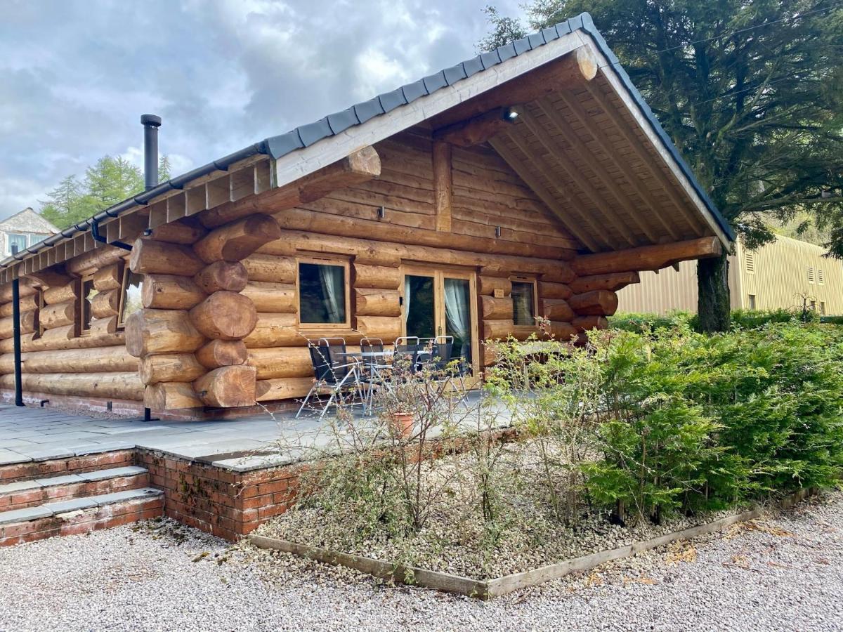 Ewes Water Log Cabins Langholm 外观 照片