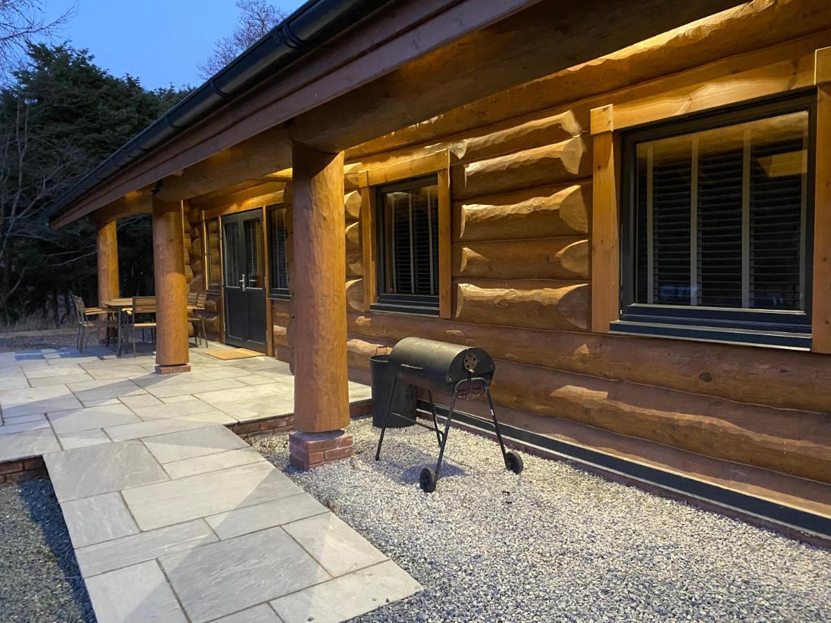 Ewes Water Log Cabins Langholm 外观 照片