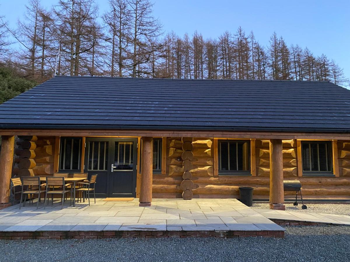 Ewes Water Log Cabins Langholm 外观 照片