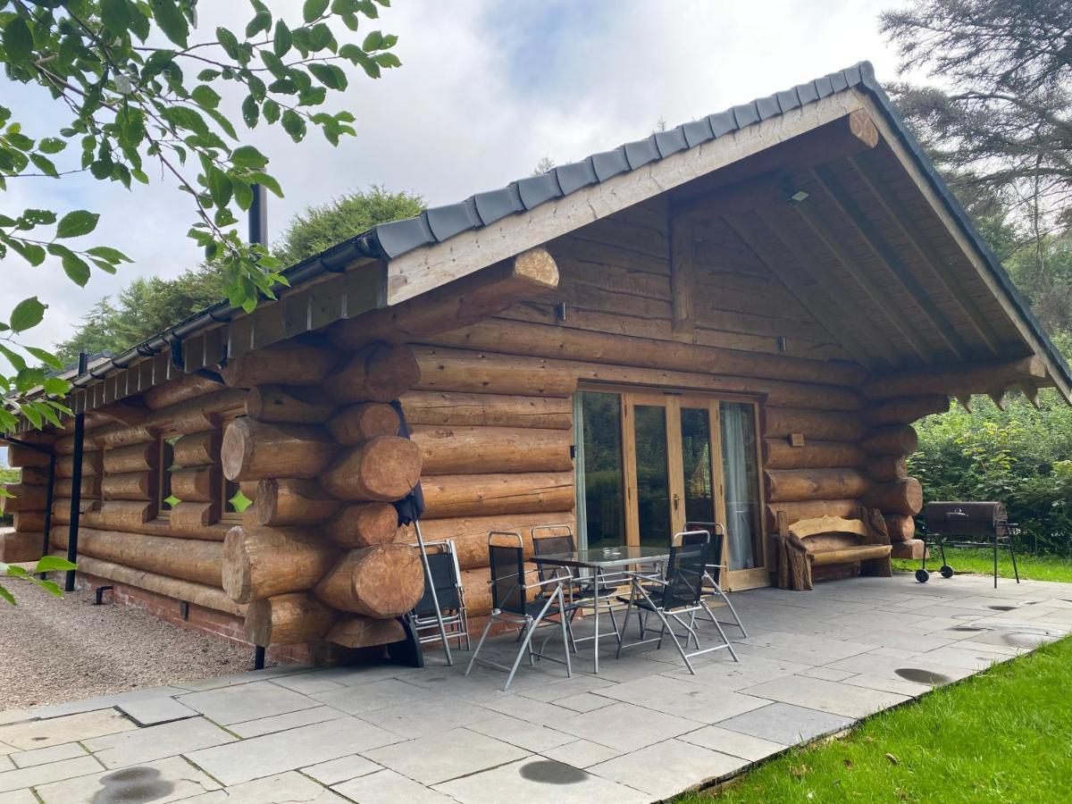 Ewes Water Log Cabins Langholm 外观 照片
