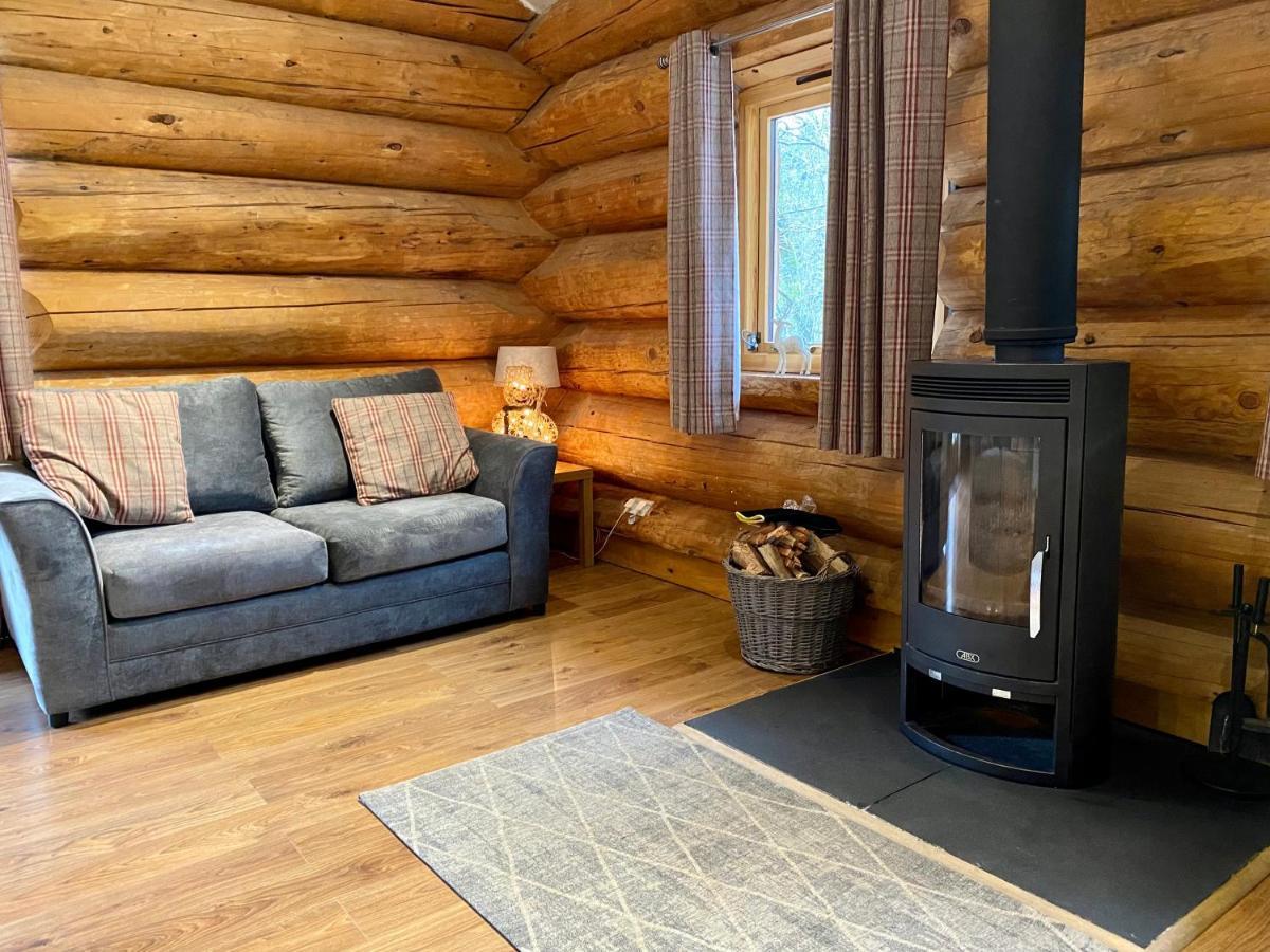 Ewes Water Log Cabins Langholm 外观 照片