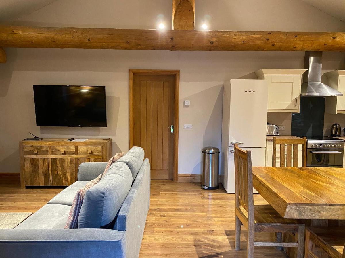 Ewes Water Log Cabins Langholm 外观 照片