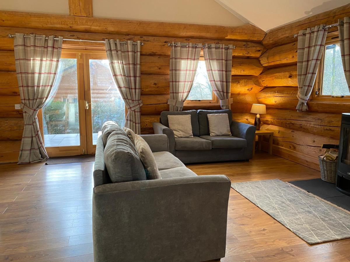 Ewes Water Log Cabins Langholm 外观 照片