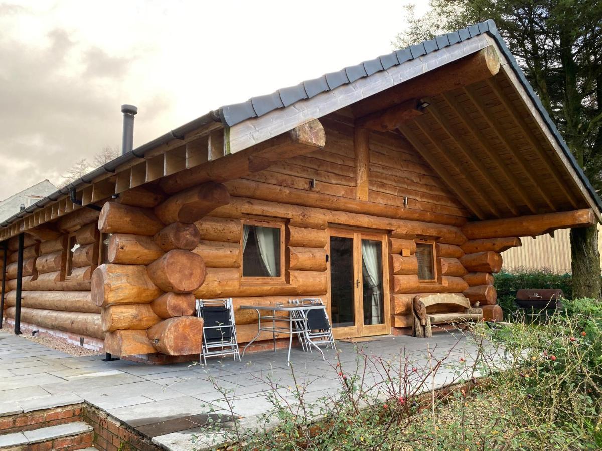 Ewes Water Log Cabins Langholm 外观 照片
