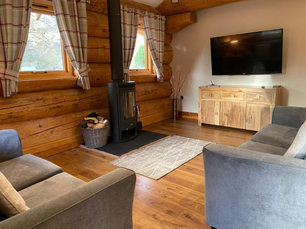 Ewes Water Log Cabins Langholm 外观 照片
